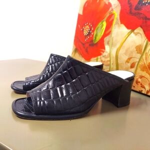 Vintage Kenneth Cole Black Clog Heeled Open toe Mule  Size 7.5, made in Italy